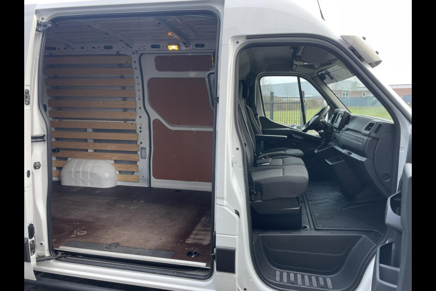 Renault Master T35 2.3 dCi 180PK L2H2 Airco | Navigatie | Camera