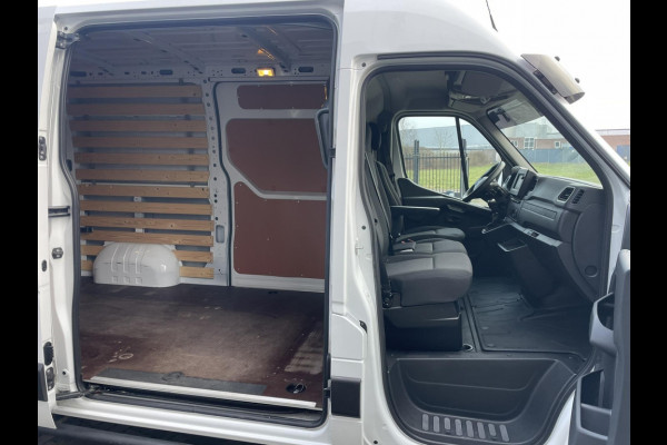 Renault Master T35 2.3 dCi 180PK L2H2 Airco | Navigatie | Camera