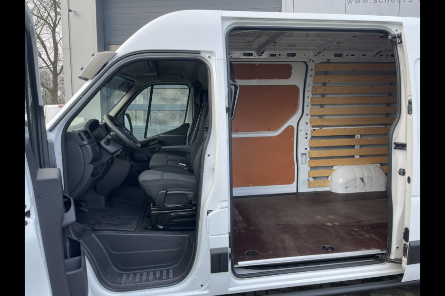 Renault Master T35 2.3 dCi 180PK L2H2 Airco | Navigatie | Camera