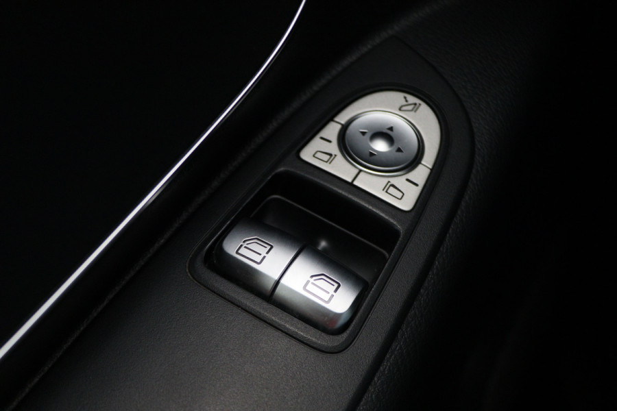 Mercedes-Benz Vito 116 CDI Extra Lang DC Comfort 2x Schuifdeur, LED, Apple Carplay, Camera, Stoelverwarming, Trekhaak, 18"