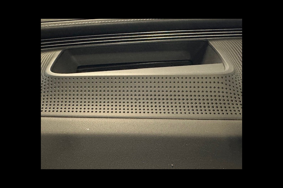 Mercedes-Benz EQC 400 4 Matic 80 kWh AMG STYLING-SCHUIFDAK-TREKHAAK-HEAD UP-MEMORY-SOUND-COMPLEET