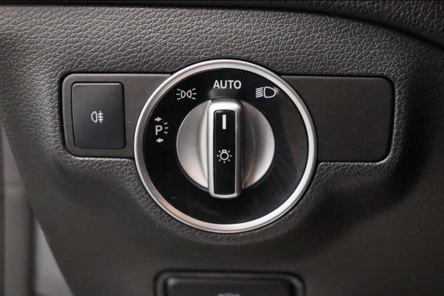 Mercedes-Benz CLA-Klasse 180 d Business Solution AMG * Origineel Nederlands * Camera Stoelverwarming