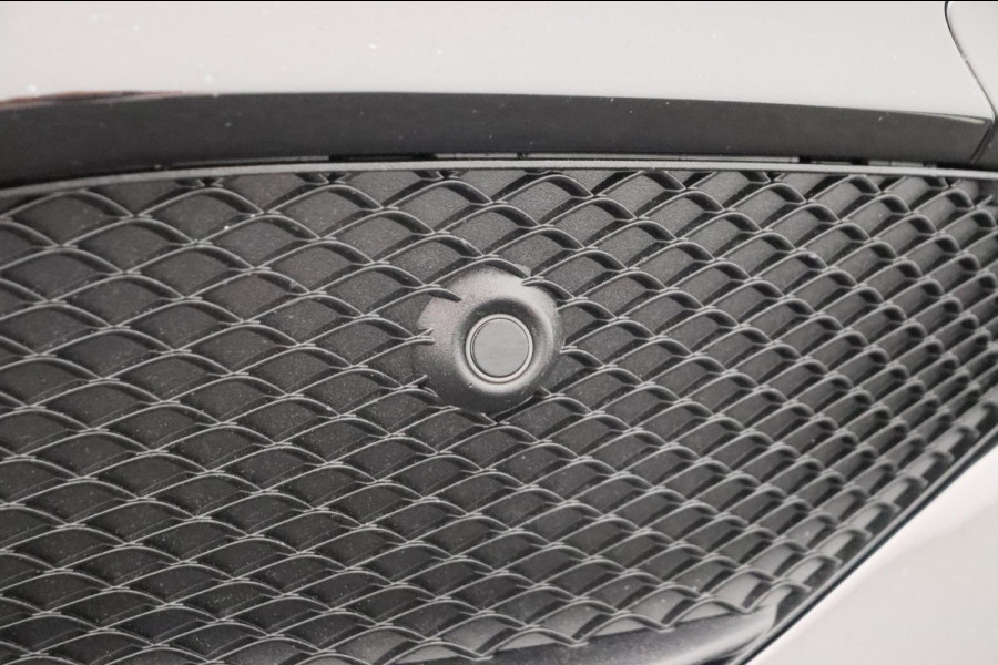 Mercedes-Benz CLA-Klasse 180 d Business Solution AMG * Origineel Nederlands * Camera Stoelverwarming
