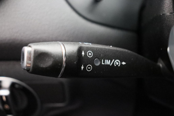 Mercedes-Benz CLA-Klasse 180 d Business Solution AMG * Origineel Nederlands * Camera Stoelverwarming