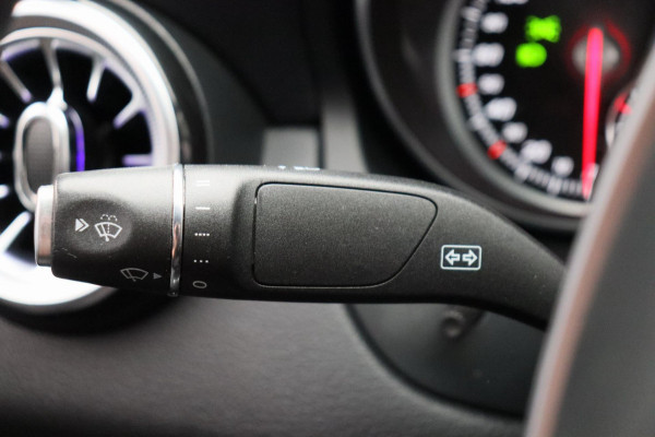 Mercedes-Benz CLA-Klasse 180 d Business Solution AMG * Origineel Nederlands * Camera Stoelverwarming
