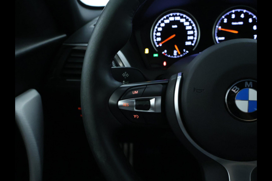 BMW 1-serie 116i High Executive M Sport | Navi | Leder | 6 bak