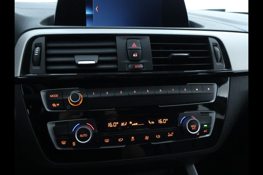 BMW 1-serie 116i High Executive M Sport | Navi | Leder | 6 bak