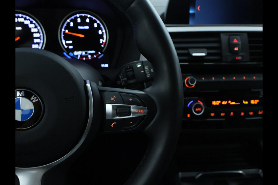 BMW 1-serie 116i High Executive M Sport | Navi | Leder | 6 bak
