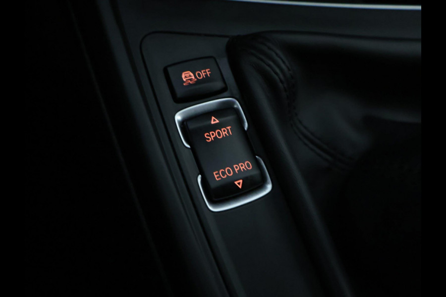 BMW 1-serie 116i High Executive M Sport | Navi | Leder | 6 bak