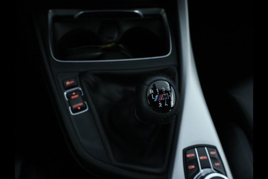 BMW 1-serie 116i High Executive M Sport | Navi | Leder | 6 bak