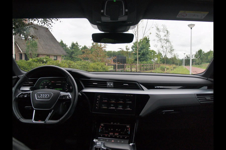 Audi e-tron e-tron 55 quattro advanced 95 kWh S-Line | Bang & Olufsen | Black Optic | Parkeersensoren | Virtual Cockpit |