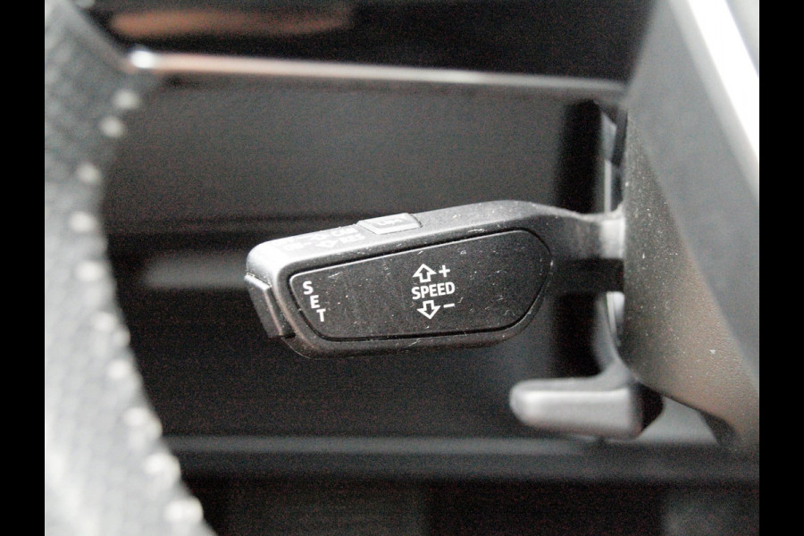 Audi e-tron e-tron 55 quattro advanced 95 kWh S-Line | Bang & Olufsen | Black Optic | Parkeersensoren | Virtual Cockpit |