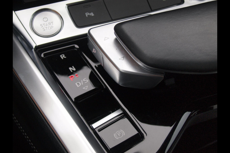 Audi e-tron e-tron 55 quattro advanced 95 kWh S-Line | Bang & Olufsen | Black Optic | Parkeersensoren | Virtual Cockpit |