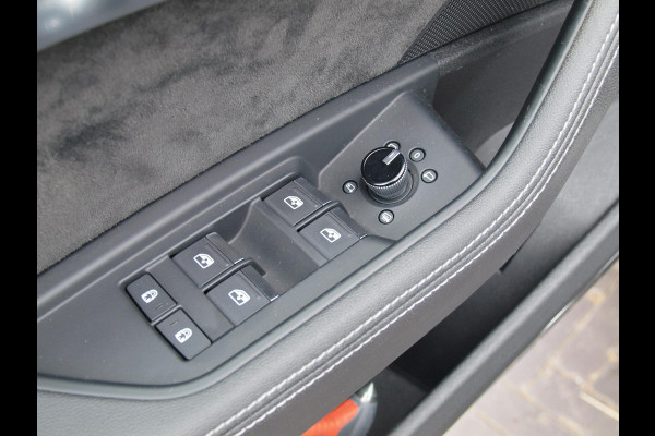Audi e-tron e-tron 55 quattro advanced 95 kWh S-Line | Bang & Olufsen | Black Optic | Parkeersensoren | Virtual Cockpit |