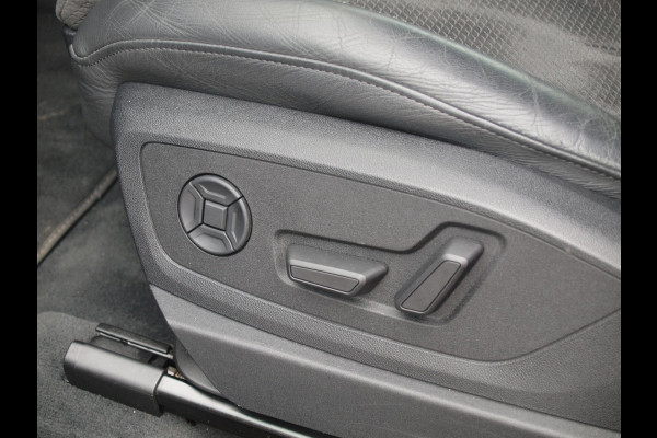 Audi e-tron e-tron 55 quattro advanced 95 kWh S-Line | Bang & Olufsen | Black Optic | Parkeersensoren | Virtual Cockpit |