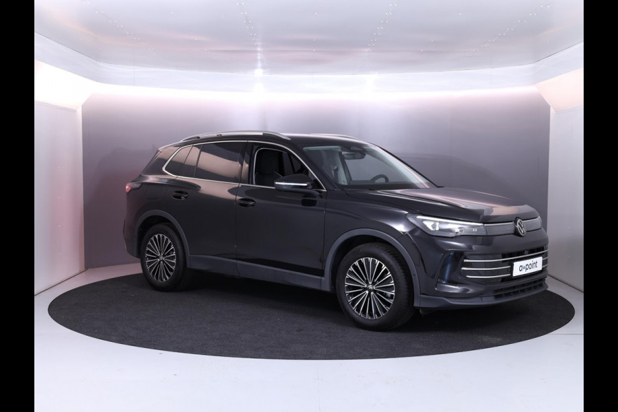 Volkswagen Tiguan 1.5 eTSI Elegance 150 pk Automaat (DSG) | Navigatie | Elektr. trekhaak | Parkeersensoren (Park assist) | Rondomzicht camera | Matrix LED koplampen |