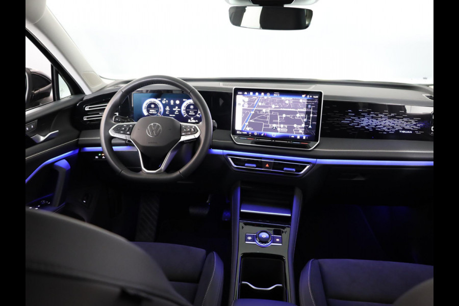 Volkswagen Tiguan 1.5 eTSI Elegance 150 pk Automaat (DSG) | Navigatie | Elektr. trekhaak | Parkeersensoren (Park assist) | Rondomzicht camera | Matrix LED koplampen |