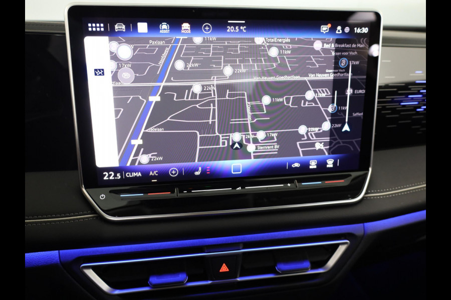 Volkswagen Tiguan 1.5 eTSI Elegance 150 pk Automaat (DSG) | Navigatie | Elektr. trekhaak | Parkeersensoren (Park assist) | Rondomzicht camera | Matrix LED koplampen |