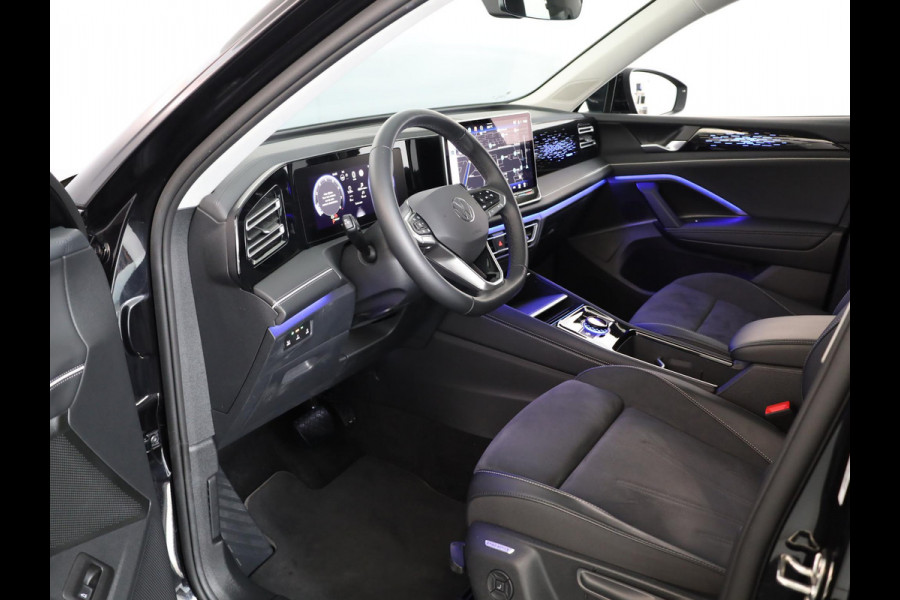 Volkswagen Tiguan 1.5 eTSI Elegance 150 pk Automaat (DSG) | Navigatie | Elektr. trekhaak | Parkeersensoren (Park assist) | Rondomzicht camera | Matrix LED koplampen |