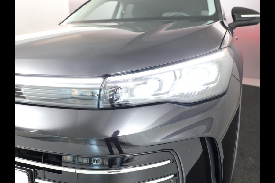 Volkswagen Tiguan 1.5 eTSI Elegance 150 pk Automaat (DSG) | Navigatie | Elektr. trekhaak | Parkeersensoren (Park assist) | Rondomzicht camera | Matrix LED koplampen |