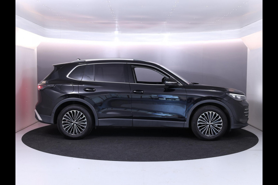 Volkswagen Tiguan 1.5 eTSI Elegance 150 pk Automaat (DSG) | Navigatie | Elektr. trekhaak | Parkeersensoren (Park assist) | Rondomzicht camera | Matrix LED koplampen |