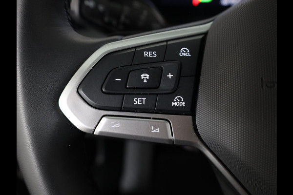 Volkswagen Tiguan 1.5 eTSI Elegance 150 pk Automaat (DSG) | Navigatie | Elektr. trekhaak | Parkeersensoren (Park assist) | Rondomzicht camera | Matrix LED koplampen |