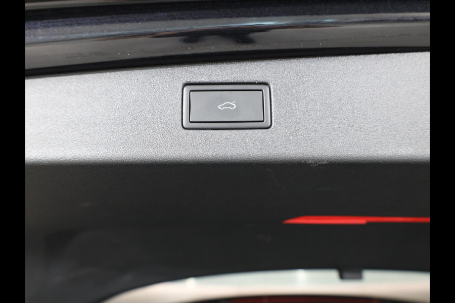Volkswagen Tiguan 1.5 eTSI Elegance 150 pk Automaat (DSG) | Navigatie | Elektr. trekhaak | Parkeersensoren (Park assist) | Rondomzicht camera | Matrix LED koplampen |