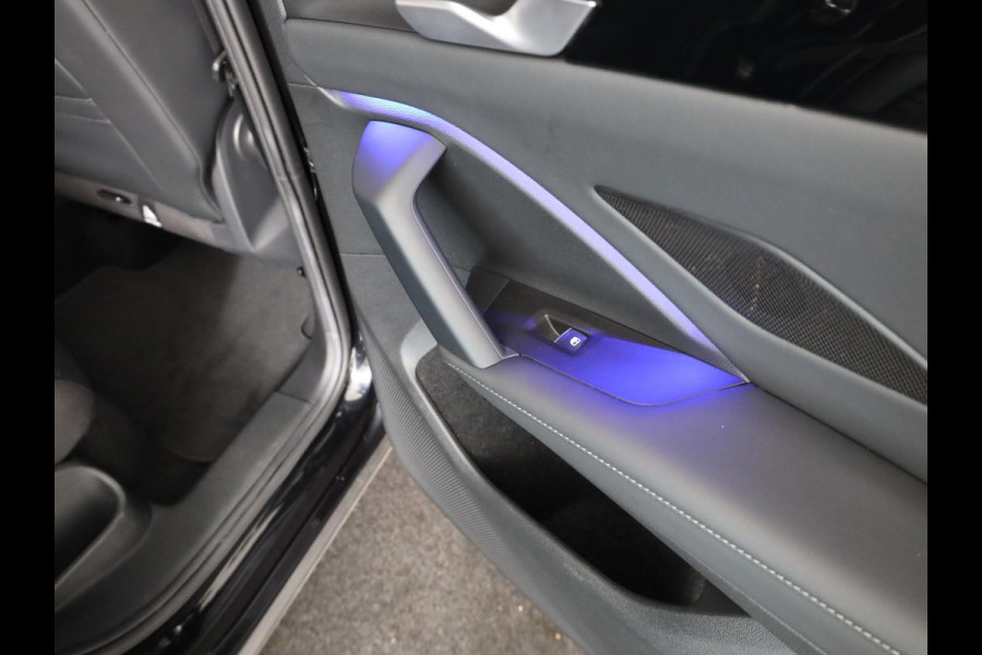 Volkswagen Tiguan 1.5 eTSI Elegance 150 pk Automaat (DSG) | Navigatie | Elektr. trekhaak | Parkeersensoren (Park assist) | Rondomzicht camera | Matrix LED koplampen |