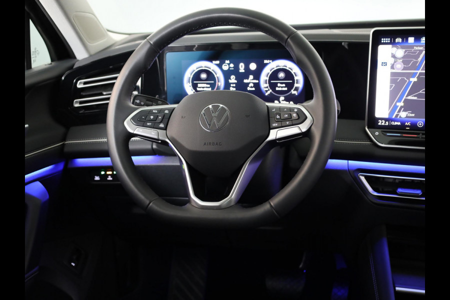 Volkswagen Tiguan 1.5 eTSI Elegance 150 pk Automaat (DSG) | Navigatie | Elektr. trekhaak | Parkeersensoren (Park assist) | Rondomzicht camera | Matrix LED koplampen |