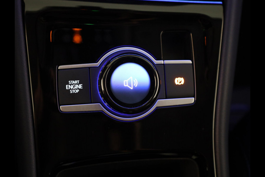 Volkswagen Tiguan 1.5 eTSI Elegance 150 pk Automaat (DSG) | Navigatie | Elektr. trekhaak | Parkeersensoren (Park assist) | Rondomzicht camera | Matrix LED koplampen |