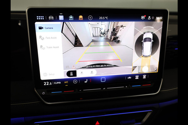 Volkswagen Tiguan 1.5 eTSI Elegance 150 pk Automaat (DSG) | Navigatie | Elektr. trekhaak | Parkeersensoren (Park assist) | Rondomzicht camera | Matrix LED koplampen |