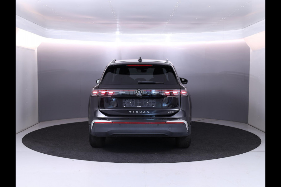 Volkswagen Tiguan 1.5 eTSI Elegance 150 pk Automaat (DSG) | Navigatie | Elektr. trekhaak | Parkeersensoren (Park assist) | Rondomzicht camera | Matrix LED koplampen |