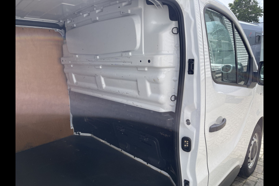 Fiat Talento 2.0 MultiJet 145pk L2H1 / vaste prijs rijklaar € 16.950 ex btw / lease vanaf € 285 / airco / cruise / navigatie / trekhaak / dakdragers / achteruit rijcamera / euro 6 / bpm vrij !
