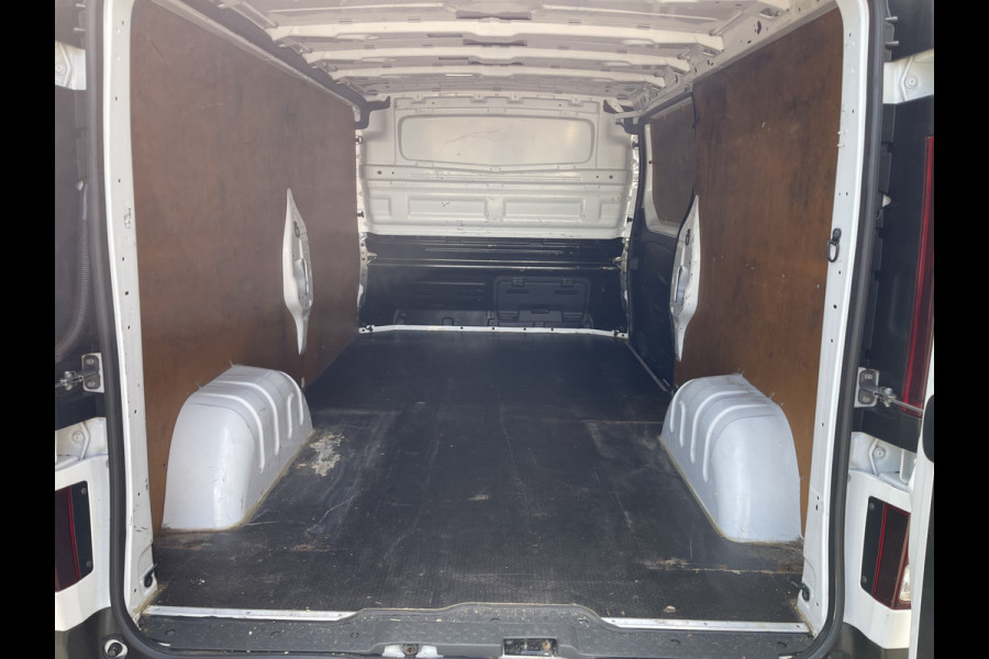 Fiat Talento 2.0 MultiJet 145pk L2H1 / vaste prijs rijklaar € 16.950 ex btw / lease vanaf € 285 / airco / cruise / navigatie / trekhaak / dakdragers / achteruit rijcamera / euro 6 / bpm vrij !