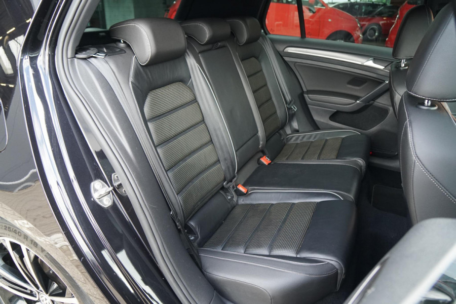 Volkswagen Golf 2.0 TDI GTD AUT. / LEDER / APPLE CARPLAY / CAMERA / ACC / DYNAMIC LED