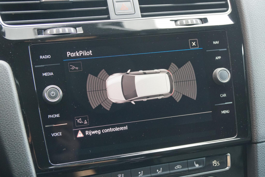 Volkswagen Golf 2.0 TDI GTD AUT. / LEDER / APPLE CARPLAY / CAMERA / ACC / DYNAMIC LED