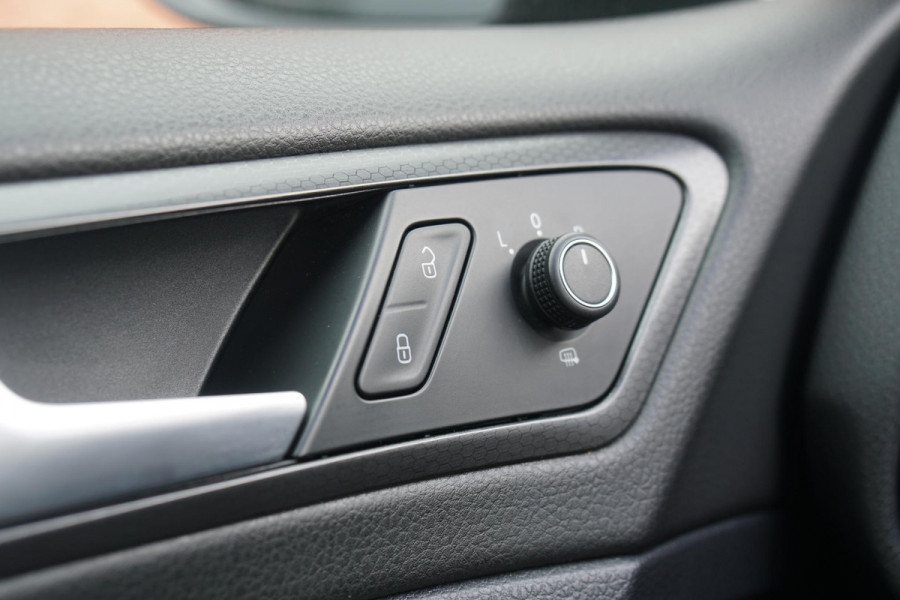 Volkswagen Golf 2.0 TDI GTD AUT. / LEDER / APPLE CARPLAY / CAMERA / ACC / DYNAMIC LED