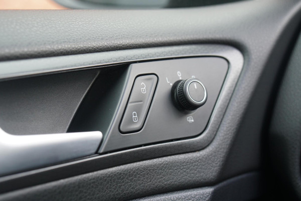 Volkswagen Golf 2.0 TDI GTD AUT. / LEDER / APPLE CARPLAY / CAMERA / ACC / DYNAMIC LED