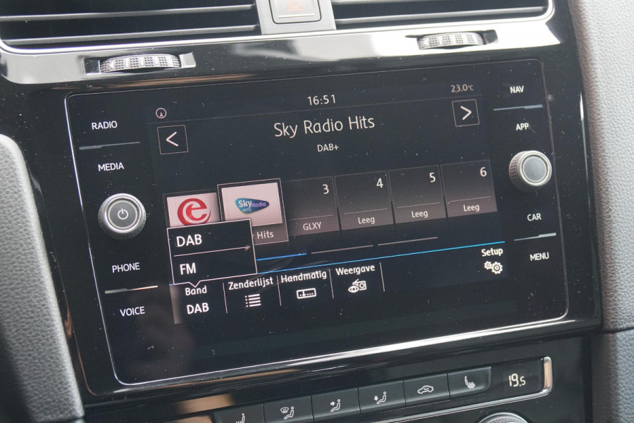 Volkswagen Golf 2.0 TDI GTD AUT. / LEDER / APPLE CARPLAY / CAMERA / ACC / DYNAMIC LED