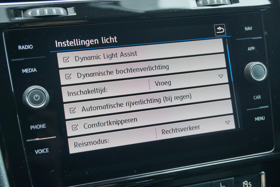 Volkswagen Golf 2.0 TDI GTD AUT. / LEDER / APPLE CARPLAY / CAMERA / ACC / DYNAMIC LED