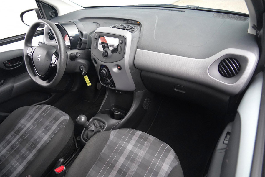 Peugeot 108 1.0 e-VTi Active / 46dkm NAP / Airco / 5-Deurs / Trekhaak / Elek. Ramen / Bluetooth