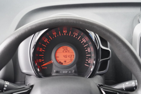 Peugeot 108 1.0 e-VTi Active / 46dkm NAP / Airco / 5-Deurs / Trekhaak / Elek. Ramen / Bluetooth