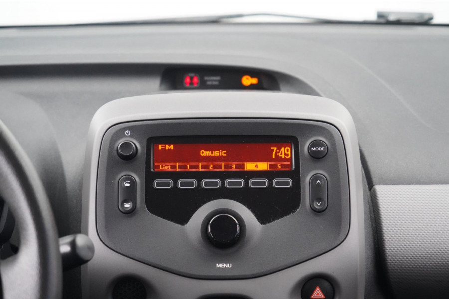 Peugeot 108 1.0 e-VTi Active / 46dkm NAP / Airco / 5-Deurs / Trekhaak / Elek. Ramen / Bluetooth