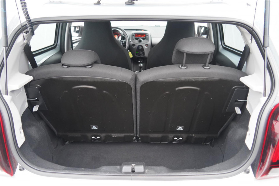 Peugeot 108 1.0 e-VTi Active / 46dkm NAP / Airco / 5-Deurs / Trekhaak / Elek. Ramen / Bluetooth