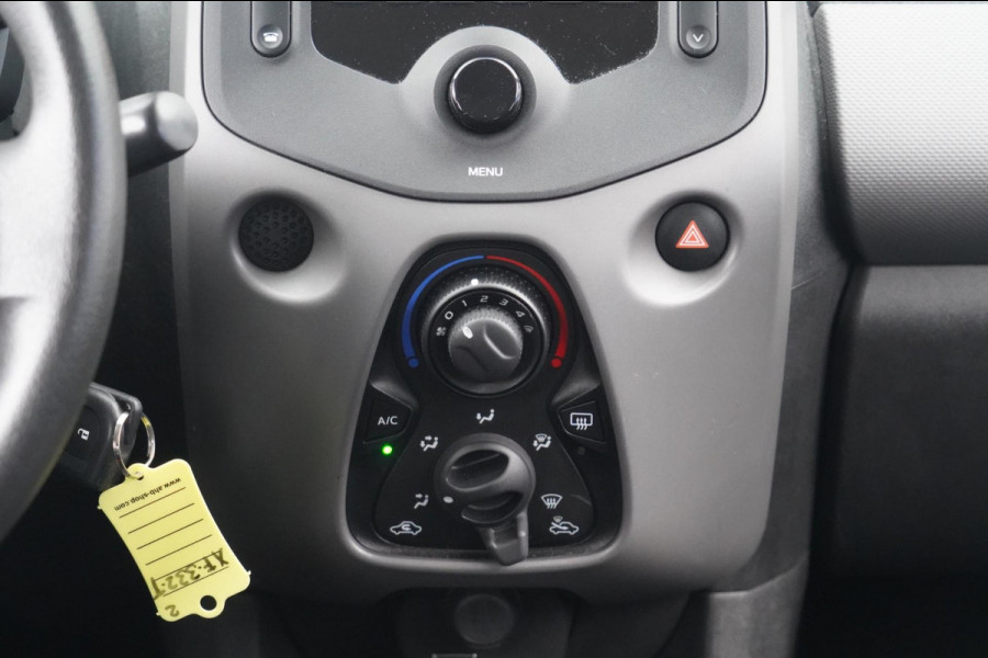 Peugeot 108 1.0 e-VTi Active / 46dkm NAP / Airco / 5-Deurs / Trekhaak / Elek. Ramen / Bluetooth