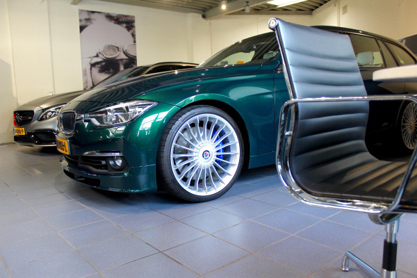 BMW 3 Serie Touring 330i xDrive Touring M Sport |PANO|Dravit Grau|