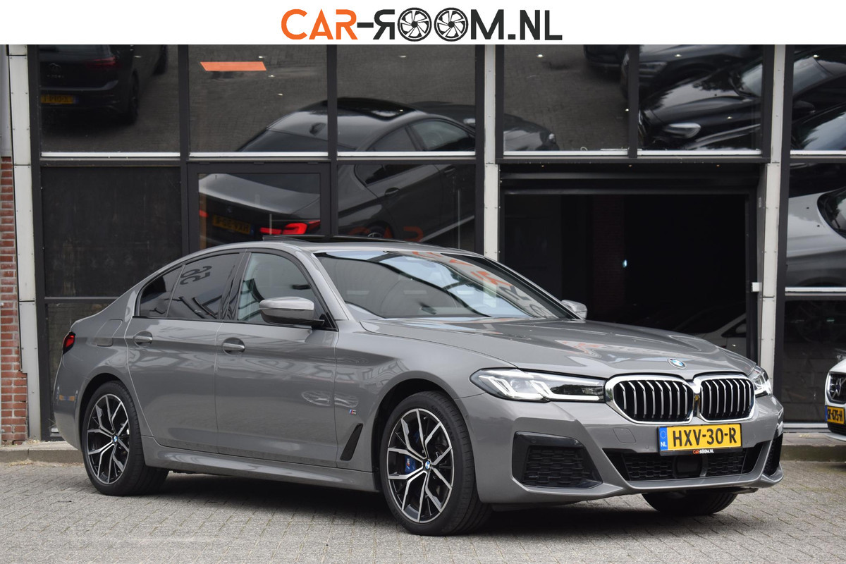 BMW 5 Serie 545e xDrive High Executive M Sport Pano HUD Camera Stuurvw BMW 5 Serie 545e xDrive High Executive M Sport Pano HUD Camera Stuurvw