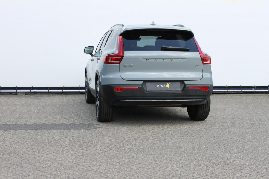 Volvo XC40 B3 177PK Plus Dark Google infotainment / Draadloos telefoon opladen / Elektrisch bedienbare bestuurdersstoel met geheugen / Adaptieve Cruise Control
