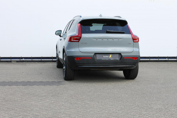 Volvo XC40 B3 177PK Plus Dark Google infotainment / Draadloos telefoon opladen / Elektrisch bedienbare bestuurdersstoel met geheugen / Adaptieve Cruise Control