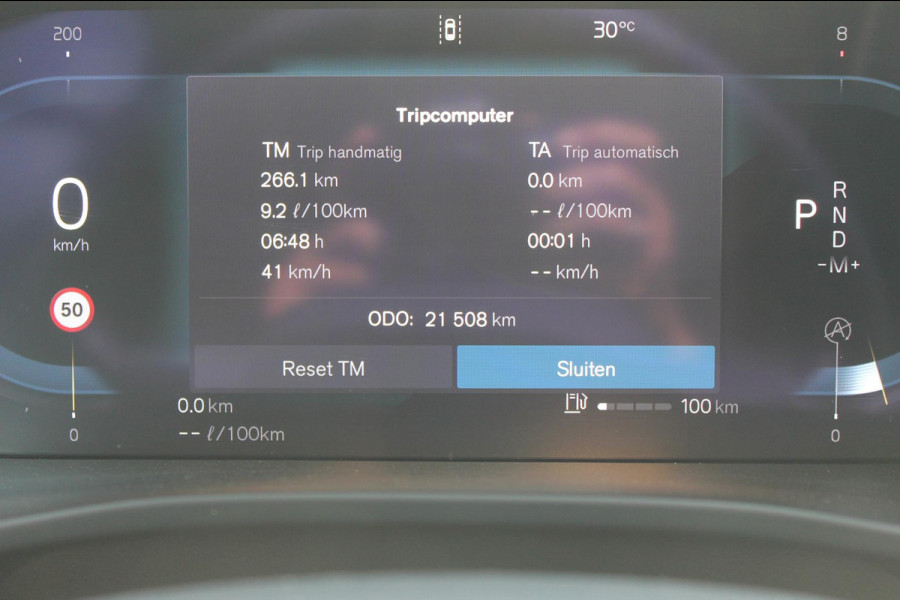 Volvo XC40 B3 177PK Plus Dark Google infotainment / Draadloos telefoon opladen / Elektrisch bedienbare bestuurdersstoel met geheugen / Adaptieve Cruise Control